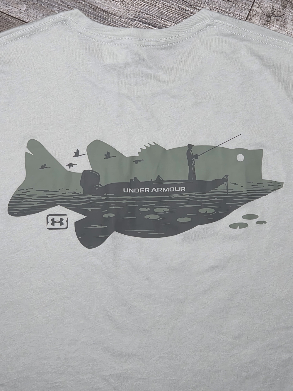 Under Armour Fresh Water Division Bass Fishing Graphic Tee Shirt Sz Md *NWOT